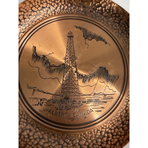 Vintage Fantasy Copperware  Alberta hammered embossed wall hanging plate - Picture 7 of 8